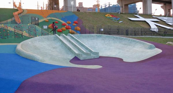 【台北旅遊】大臺北都會公園「幸運草地景溜滑梯」-疏洪道新設施,免費又好玩的溜滑梯