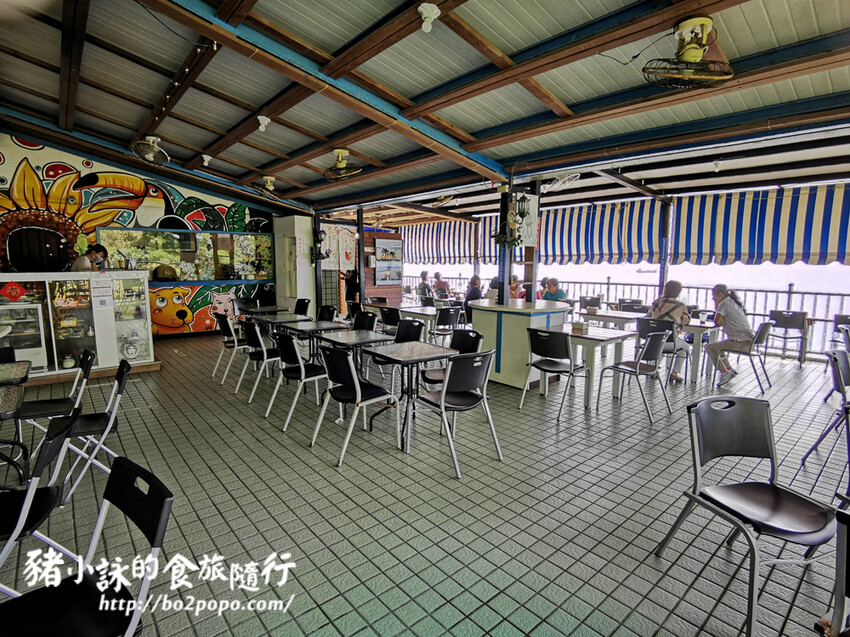 高雄。鼓山》西子灣大碗公。海岸咖啡(西子灣看海景)