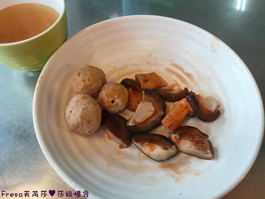 高雄午茶【飽養嚐關東煮】招牌現烤手工大黑輪片.鹹香脆嫩好好吃.麻辣關東煮辣香唰嘴│鼓山渡輪站│鼓山美食 - Fresa芙芮莎♥莎旅憶食