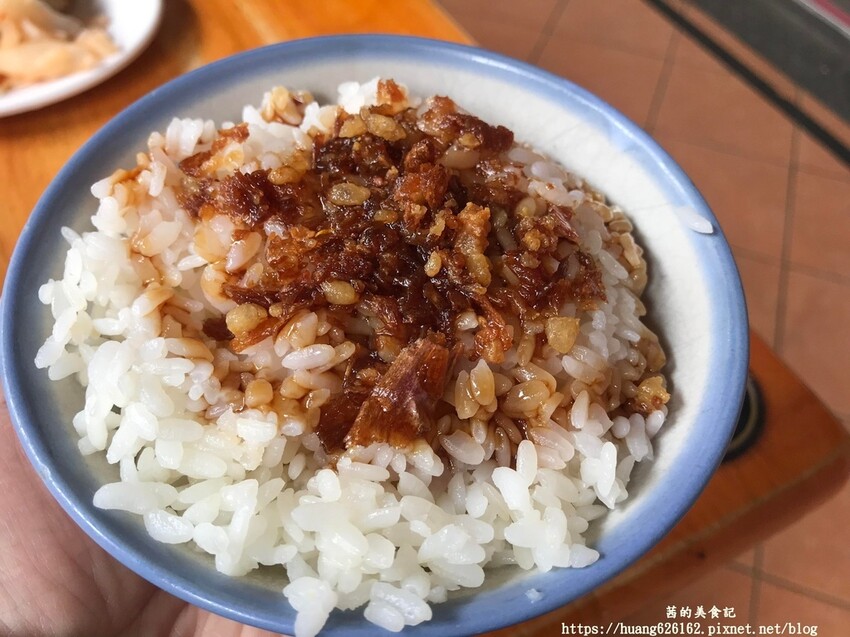 【台北大同區】傳承一甲子老店『老阿伯胖魷焿』迪化街美食必點➡綜合羹及油蔥飯~