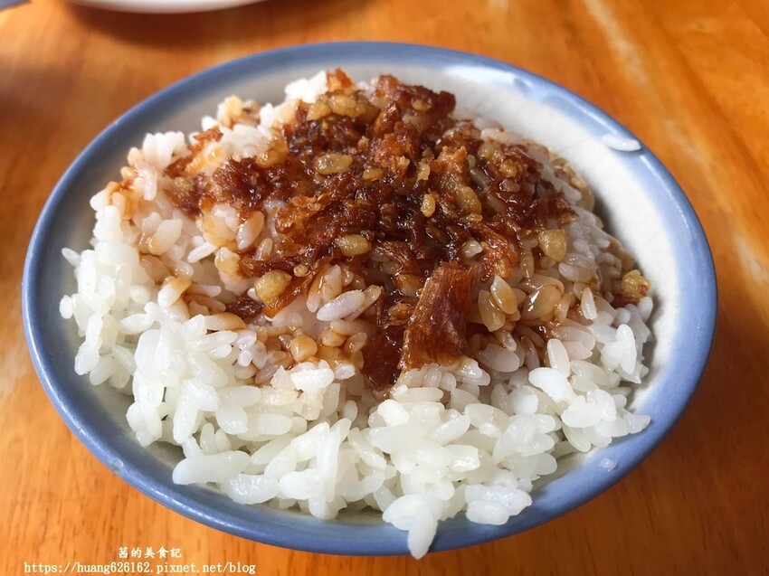 【台北大同區】傳承一甲子老店『老阿伯胖魷焿』迪化街美食必點➡綜合羹及油蔥飯~