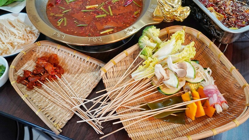 LINE_ALBUM_川麵道雙十店 二傻夫婦_221231_13