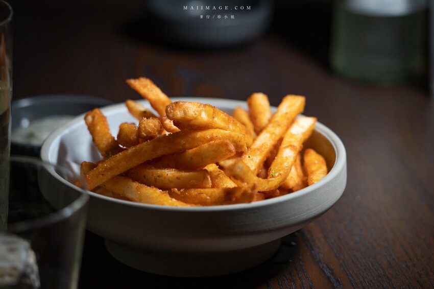 台北餐酒｜休憩拉麵酒吧～2023最新特色酒吧，營業到凌晨三點夜貓族宵夜福音、捷運國父紀念館站美食、東區宵