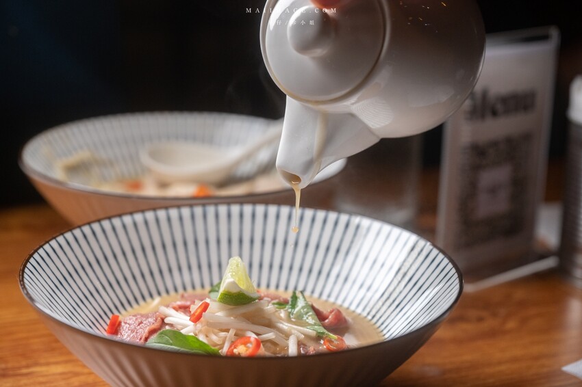 台北餐酒｜休憩拉麵酒吧～2023最新特色酒吧，營業到凌晨三點夜貓族宵夜福音、捷運國父紀念館站美食、東區宵