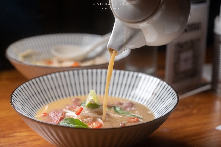 台北餐酒｜休憩拉麵酒吧～2023最新特色酒吧，營業到凌晨三點夜貓族宵夜福音、捷運國父紀念館站美食、東區宵