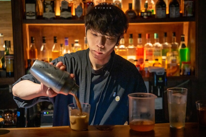 台北餐酒｜休憩拉麵酒吧～2023最新特色酒吧，營業到凌晨三點夜貓族宵夜福音、捷運國父紀念館站美食、東區宵