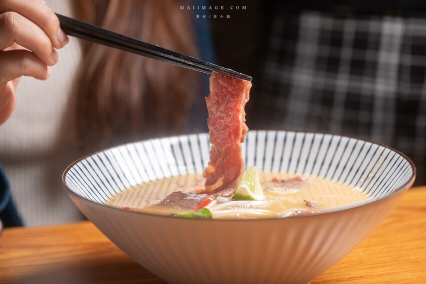 台北餐酒｜休憩拉麵酒吧～2023最新特色酒吧，營業到凌晨三點夜貓族宵夜福音、捷運國父紀念館站美食、東區宵