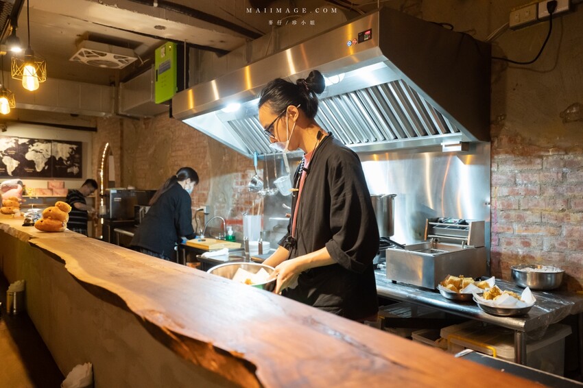 台北餐酒｜休憩拉麵酒吧～2023最新特色酒吧，營業到凌晨三點夜貓族宵夜福音、捷運國父紀念館站美食、東區宵