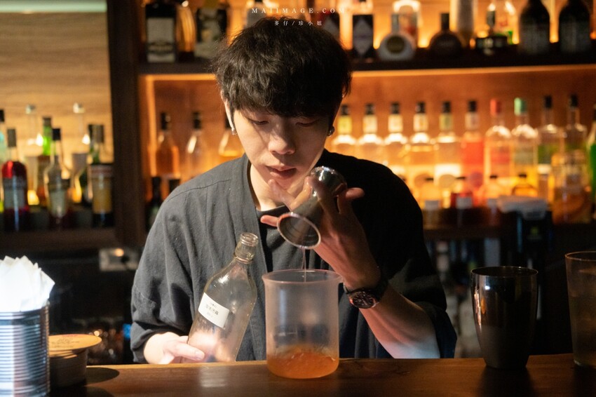 台北餐酒｜休憩拉麵酒吧～2023最新特色酒吧，營業到凌晨三點夜貓族宵夜福音、捷運國父紀念館站美食、東區宵