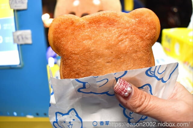 樂華夜市銅板美食。FrozenHeart凍心炸冰淇淋 (樂華夜市店) ，用炸的冰淇淋，外酥內冰，好過癮！！！