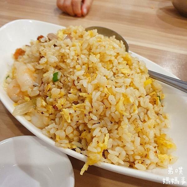 【高雄‧鳳山/三民】好正點港式點心鳳山店│69元~169元的平價港點，現點現做，座位多!有特約停車場（位置少）