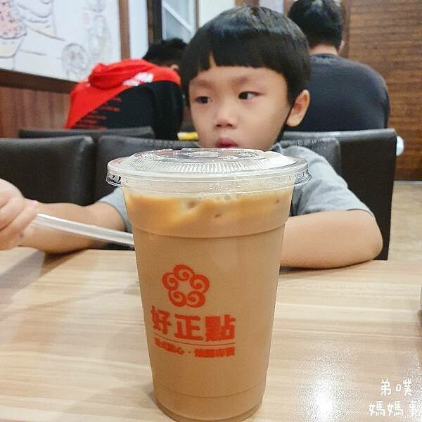 【高雄‧鳳山/三民】好正點港式點心鳳山店│69元~169元的平價港點，現點現做，座位多!有特約停車場（位置少）