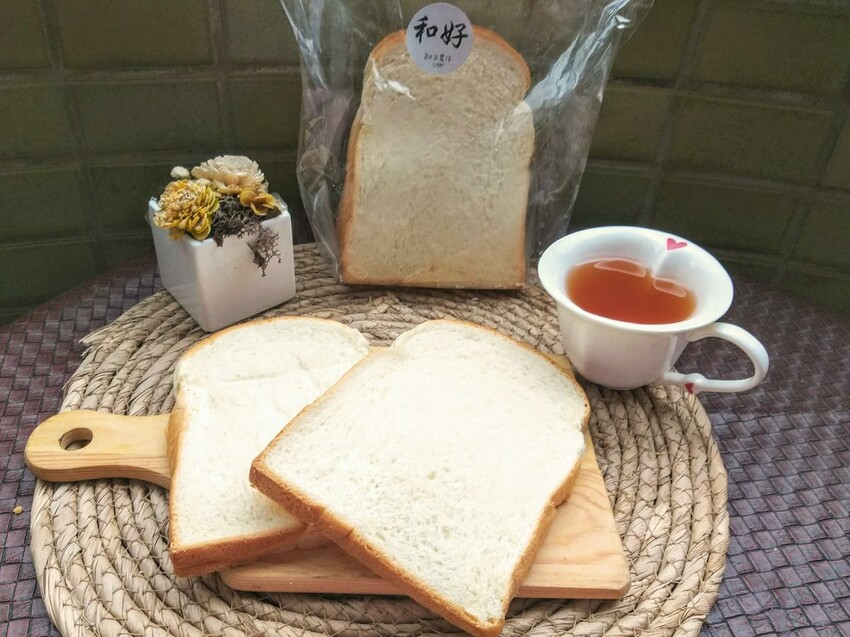 【美食】「和正農作~麵包之魂 竹圍店」春鹽可頌，竹圍麵包店推薦、淡水麵包推薦、新北麵包推薦