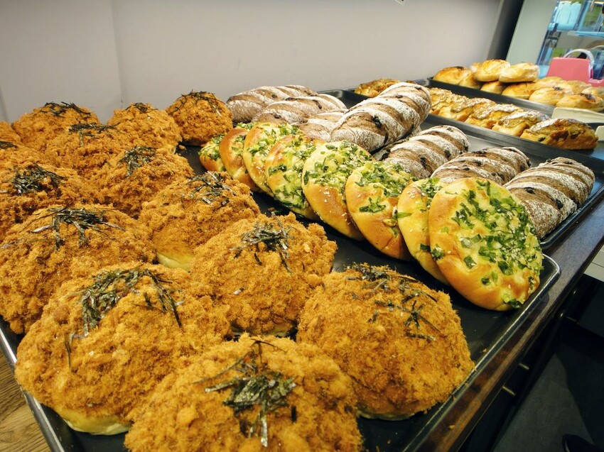【美食】「和正農作~麵包之魂 竹圍店」春鹽可頌，竹圍麵包店推薦、淡水麵包推薦、新北麵包推薦