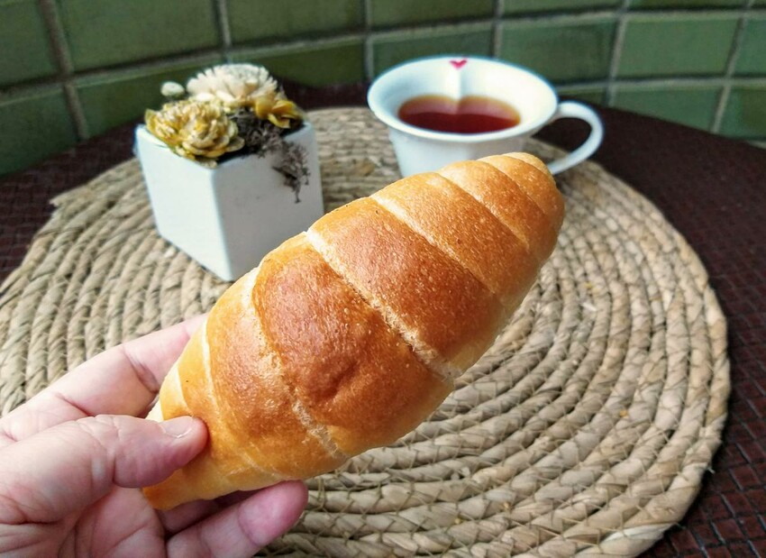 【美食】「和正農作~麵包之魂 竹圍店」春鹽可頌，竹圍麵包店推薦、淡水麵包推薦、新北麵包推薦