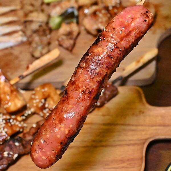 1994串燒居酒屋|楠梓區美食|年節不休息|1月底前啤酒暢飲$299|喝酒配串燒大快朵頤|限量鹽焗魚需提前預訂