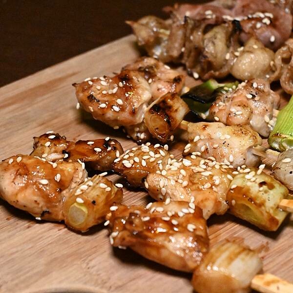 1994串燒居酒屋|楠梓區美食|年節不休息|1月底前啤酒暢飲$299|喝酒配串燒大快朵頤|限量鹽焗魚需提前預訂