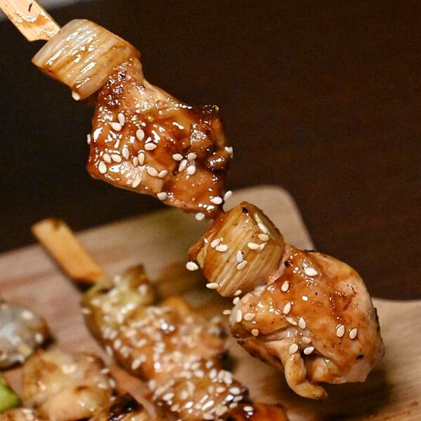 1994串燒居酒屋|楠梓區美食|年節不休息|1月底前啤酒暢飲$299|喝酒配串燒大快朵頤|限量鹽焗魚需提前預訂