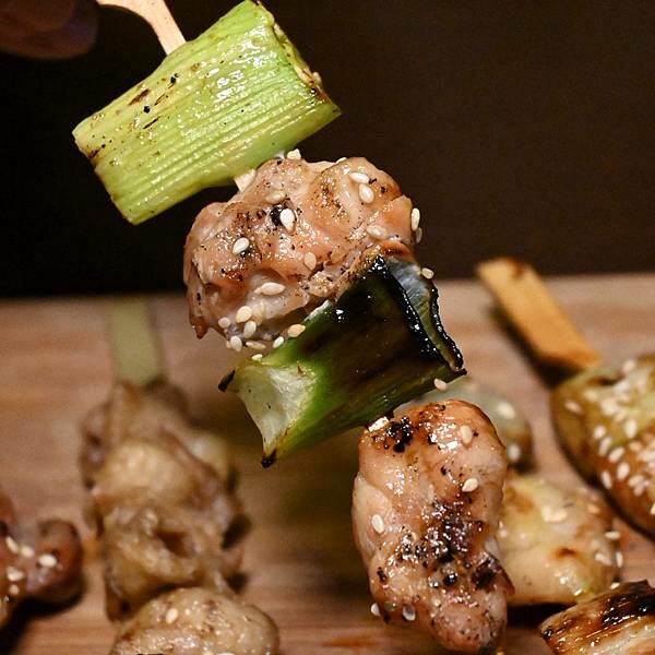 1994串燒居酒屋|楠梓區美食|年節不休息|1月底前啤酒暢飲$299|喝酒配串燒大快朵頤|限量鹽焗魚需提前預訂