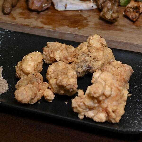 1994串燒居酒屋|楠梓區美食|年節不休息|1月底前啤酒暢飲$299|喝酒配串燒大快朵頤|限量鹽焗魚需提前預訂