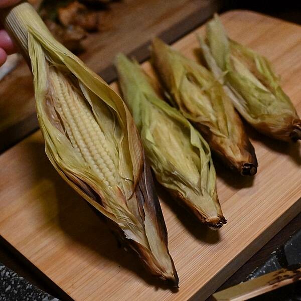 1994串燒居酒屋|楠梓區美食|年節不休息|1月底前啤酒暢飲$299|喝酒配串燒大快朵頤|限量鹽焗魚需提前預訂