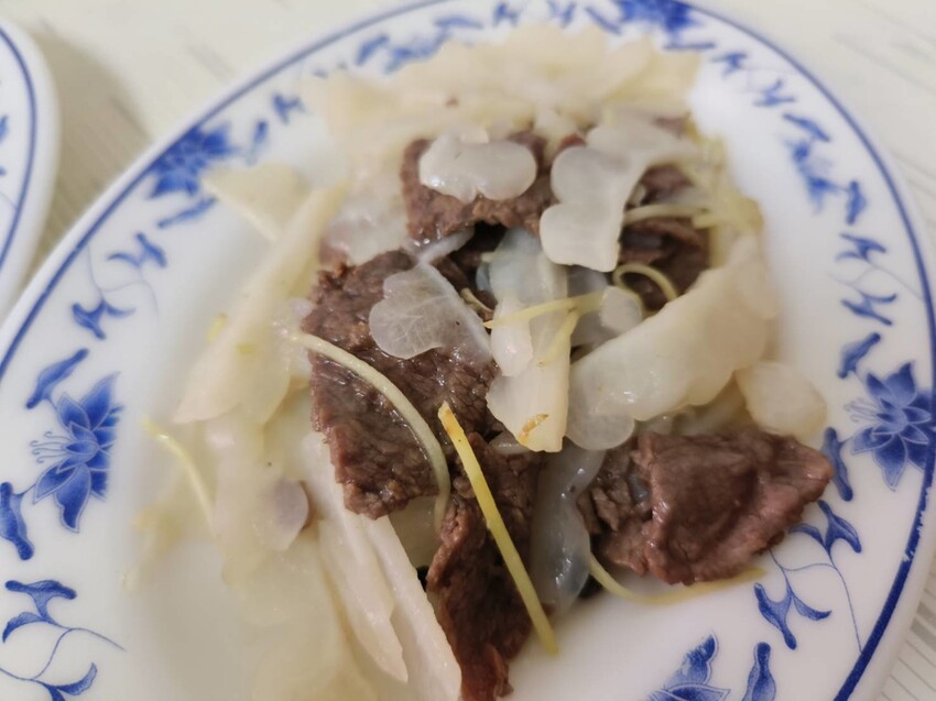 15084.jpg - 【台南.永康】在地人吃的店。阿丁溫體牛肉湯。推牛肉炒苦瓜+芥藍炒牛肉+溫體牛肉湯牛肉超級嫩又鮮甜