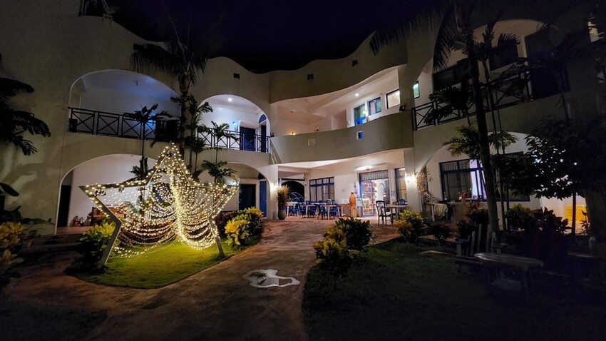 364928.jpg - 【屏東.小琉球】寵物友善住宿。地中海海景民宿。早餐吃到飽+草皮超美+無敵海景+網美泳池