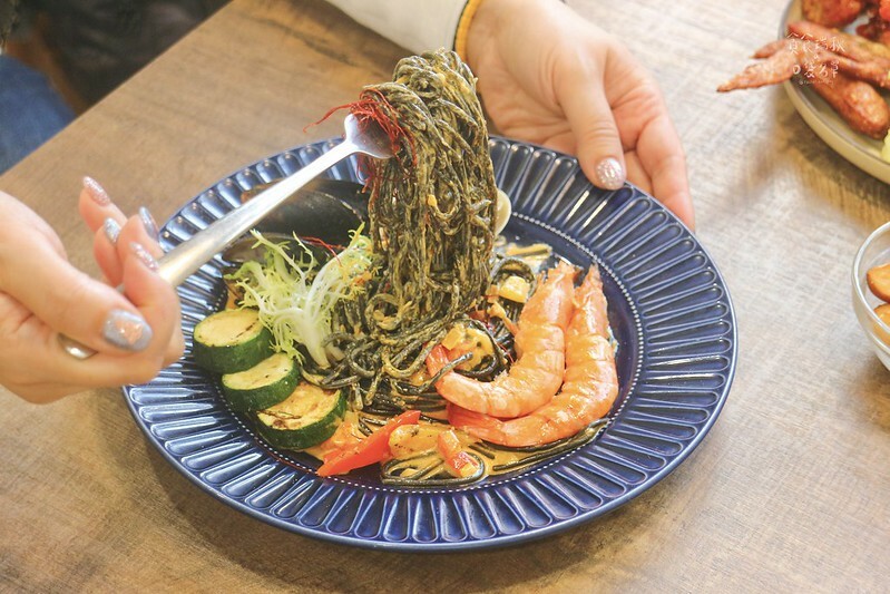 台中北區｜近中國醫創意義式料理，巫毒海鮮墨魚義大利麵美味到令