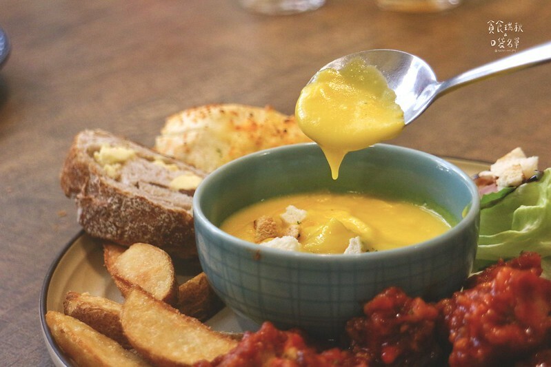 台中北區｜近中國醫創意義式料理，巫毒海鮮墨魚義大利麵美味到令