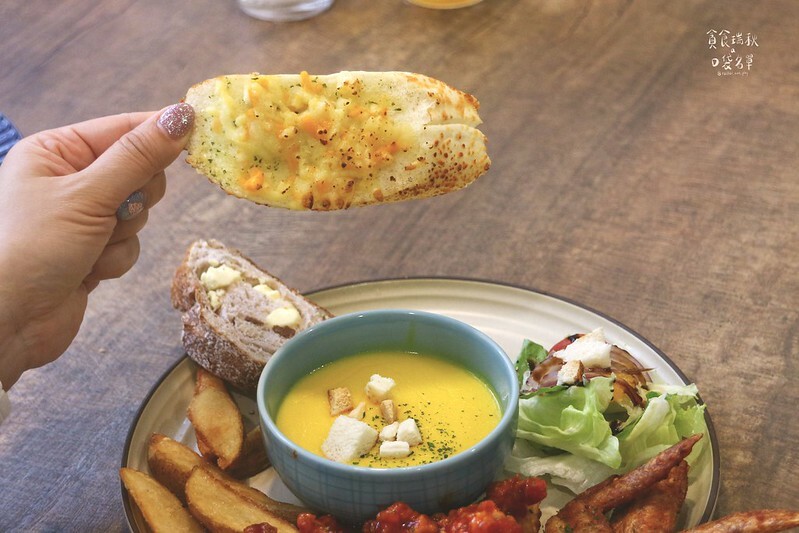 台中北區｜近中國醫創意義式料理，巫毒海鮮墨魚義大利麵美味到令