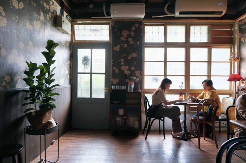 [台中西屯] Mook木可餐行｜隱身在巷弄內60年老宅｜無招牌手作早午餐店｜必點法式正統舒芙蕾｜寵物有善餐廳｜內附菜單 - 萍姐愛分享