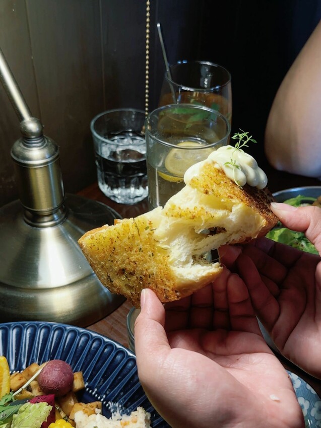 [台中西屯] Mook木可餐行｜隱身在巷弄內60年老宅｜無招牌手作早午餐店｜必點法式正統舒芙蕾｜寵物有善餐廳｜內附菜單 - 萍姐愛分享