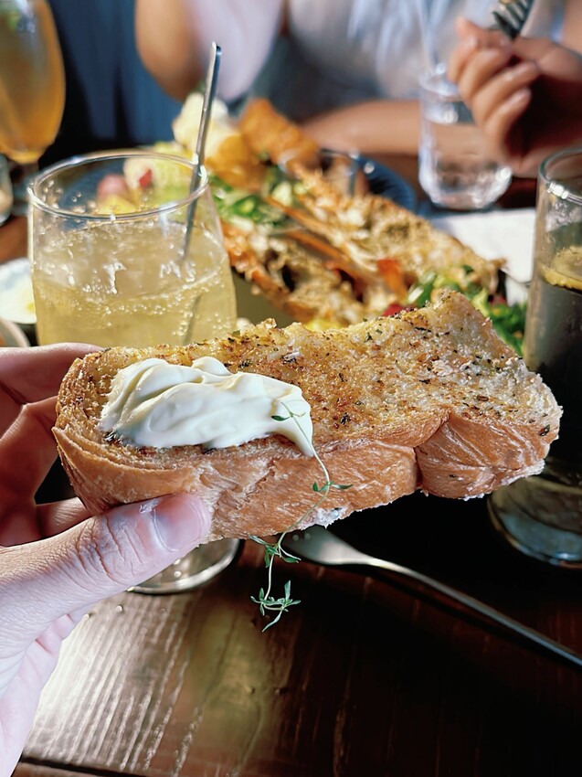 [台中西屯] Mook木可餐行｜隱身在巷弄內60年老宅｜無招牌手作早午餐店｜必點法式正統舒芙蕾｜寵物有善餐廳｜內附菜單 - 萍姐愛分享