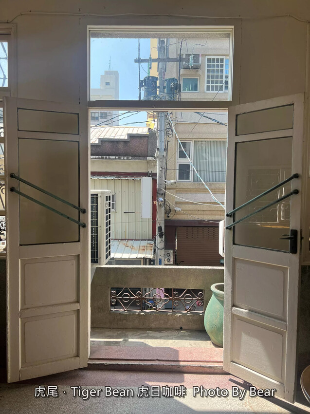 【虎尾】「虎日咖啡Tiger Bean.60年代復古懷舊風老宅咖啡(創意特調咖啡/肉桂捲/小老鼠乳酪/手作甜點)」