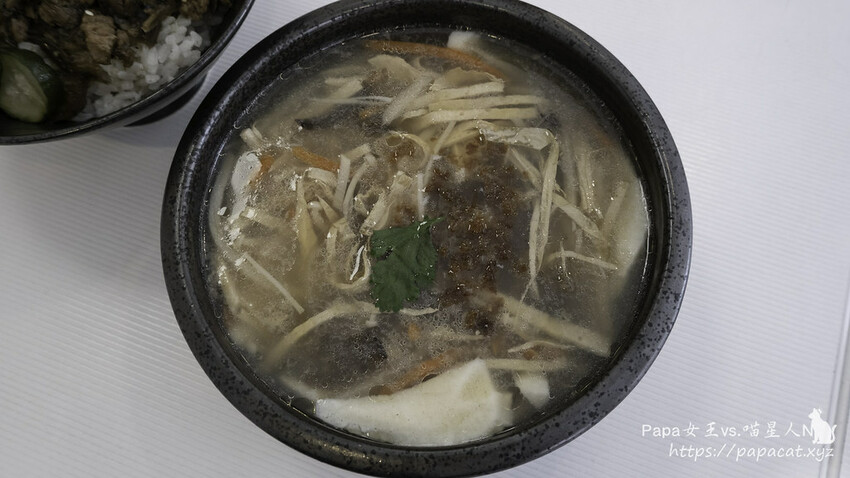 台中|素食 Shan shi 山實。蔬享.麵食.茶飲是複合式茶坊!炸臭豆腐很有儀式感的 餐點 是純素