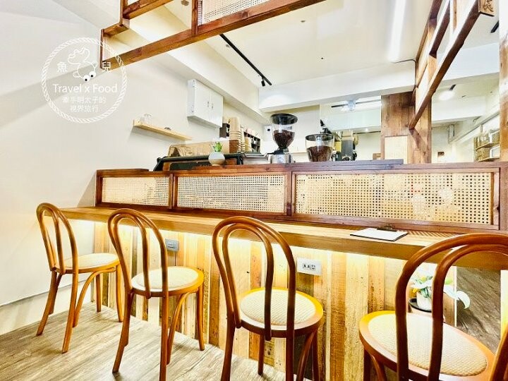 自家烘焙，結合復古與文青，提供咖啡茶飲與鹹甜食，享受一杯咖啡的時光｜藝文特區~叄拾捌號咖啡店 @魚兒 x 牽手明太子的「視」界旅行