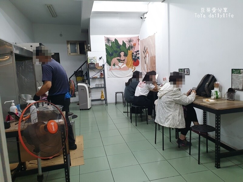 一派胡塩酵素臭豆腐 - 台中中清店｜外皮又酥又香又脆的椒鹽臭豆腐 🌱豆芽愛吃在台中