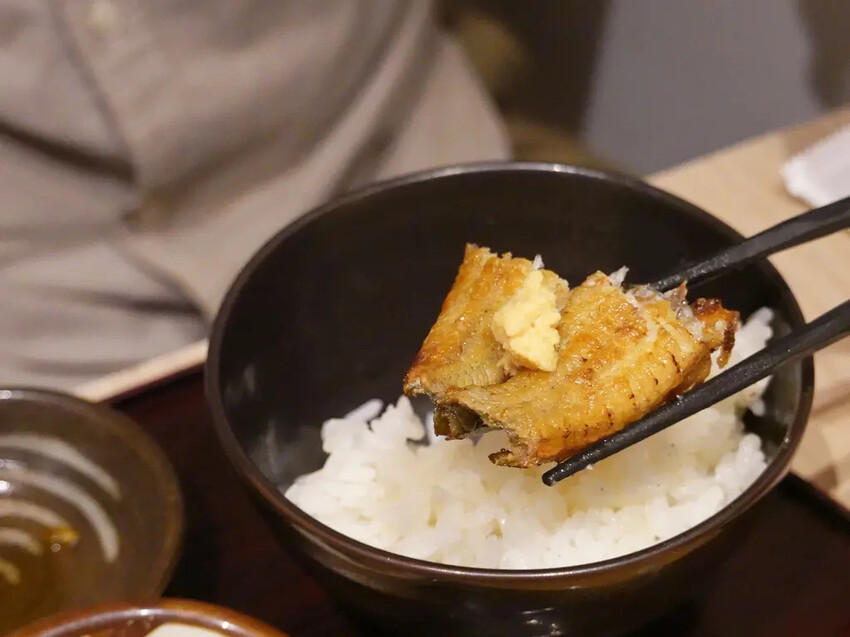 鰻魚飯控必吃！日本米其林鰻魚飯台北就有，四代目菊川必吃鰻魚三吃。