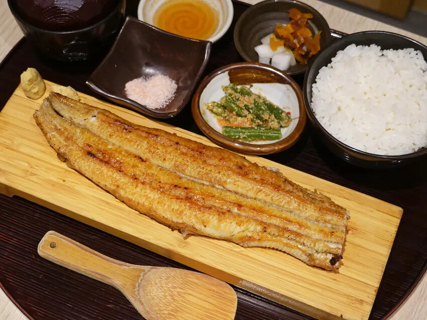 鰻魚飯控必吃！日本米其林鰻魚飯台北就有，四代目菊川必吃鰻魚三吃。