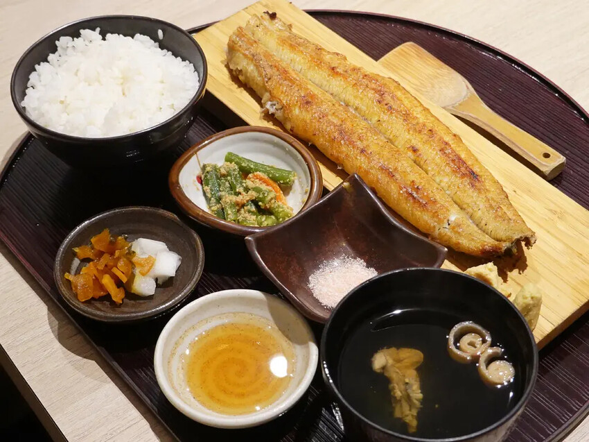 鰻魚飯控必吃！日本米其林鰻魚飯台北就有，四代目菊川必吃鰻魚三吃。
