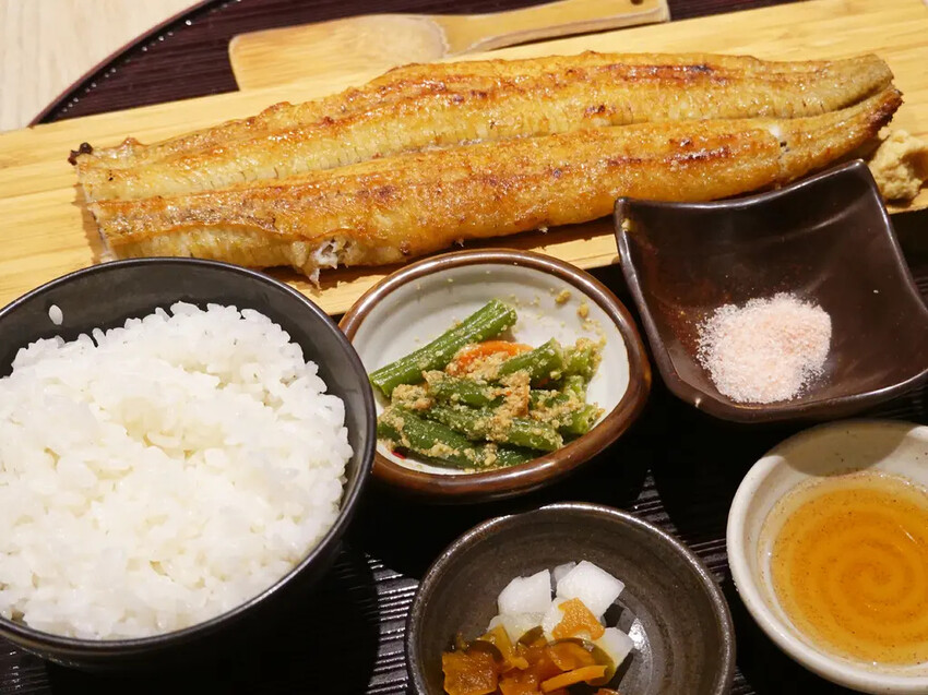 鰻魚飯控必吃！日本米其林鰻魚飯台北就有，四代目菊川必吃鰻魚三吃。