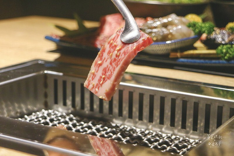 台中西屯｜一個人也能獨享美味優質燒肉，蔬菜沙拉自助吧吃到飽｜焼肉スマイル（燒肉Smile）市政店