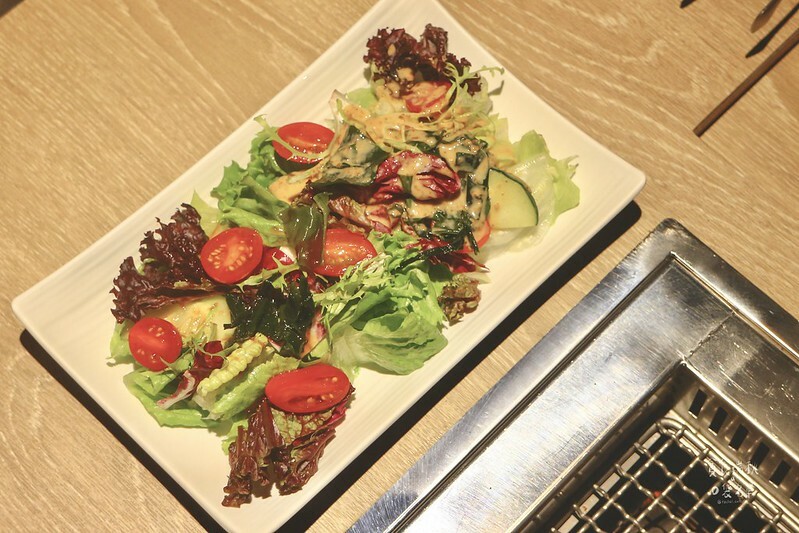 台中西屯｜一個人也能獨享美味優質燒肉，蔬菜沙拉自助吧吃到飽｜焼肉スマイル（燒肉Smile）市政店