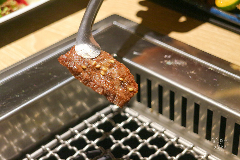 台中西屯｜一個人也能獨享美味優質燒肉，蔬菜沙拉自助吧吃到飽｜焼肉スマイル（燒肉Smile）市政店