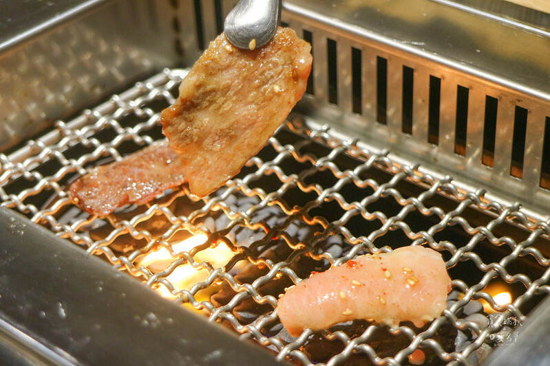 台中西屯｜一個人也能獨享美味優質燒肉，蔬菜沙拉自助吧吃到飽｜焼肉スマイル（燒肉Smile）市政店