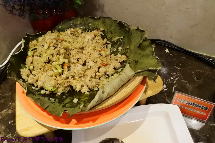 高雄飯店【夏優旅居】平價乾淨地點優！離奶茶一條街超近.享受放鬆旅行住這間│專屬停車場│大溝頂美食│鹽埕捷