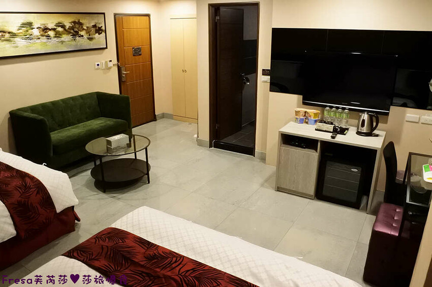 高雄飯店【夏優旅居】平價乾淨地點優！離奶茶一條街超近.享受放鬆旅行住這間│專屬停車場│大溝頂美食│鹽埕捷