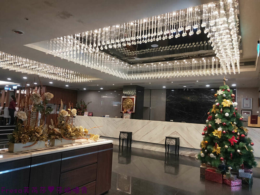 高雄飯店【夏優旅居】平價乾淨地點優！離奶茶一條街超近.享受放鬆旅行住這間│專屬停車場│大溝頂美食│鹽埕捷