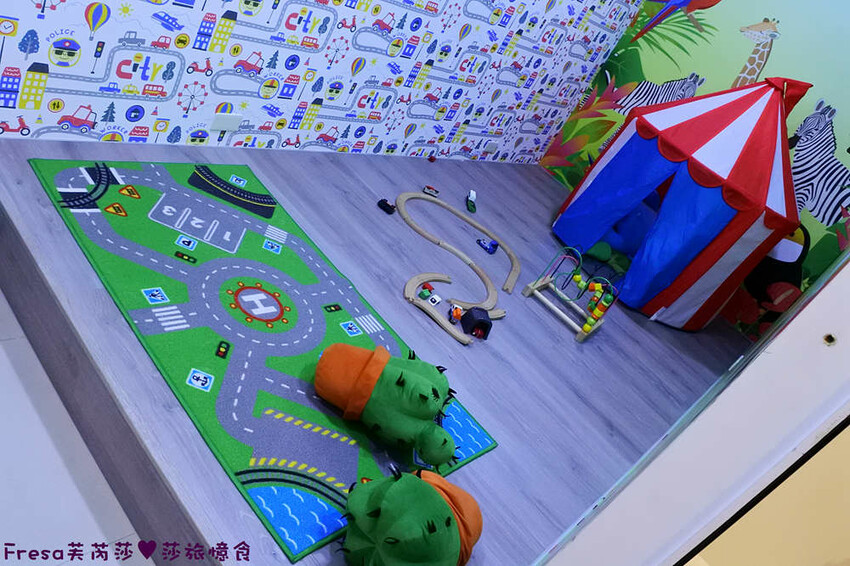 高雄飯店【夏優旅居】平價乾淨地點優！離奶茶一條街超近.享受放鬆旅行住這間│專屬停車場│大溝頂美食│鹽埕捷