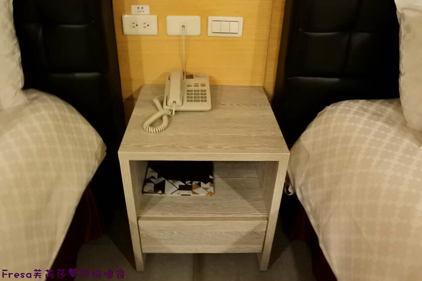 高雄飯店【夏優旅居】平價乾淨地點優！離奶茶一條街超近.享受放鬆旅行住這間│專屬停車場│大溝頂美食│鹽埕捷